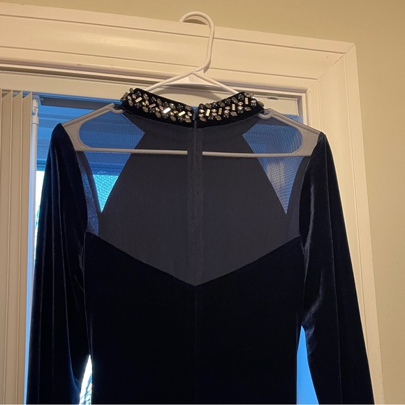 Vince Camuto navy velvet gown - Picture 5 of 8